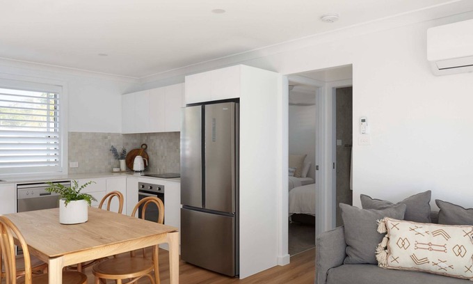 Nelson Bay Casa | No 2 Luana - holiday townhouse