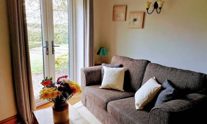 Stowmarket Cabaña | No 3 Barn Cottages Sleeps 2 (1 Bedroom)