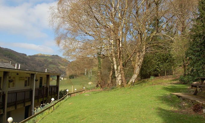 Bryn-crug Cabaña | No 6 at Dolgoch Falls Cottages