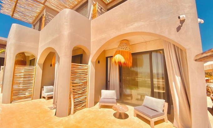 Cesme Hotel | No.908 Sunset Bar