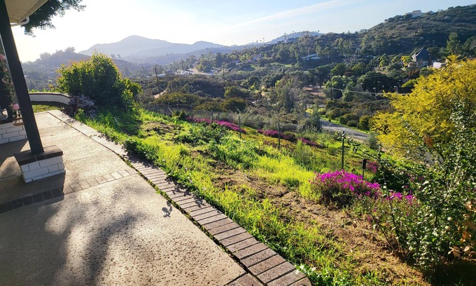 Carmel Valley Casa | No active property