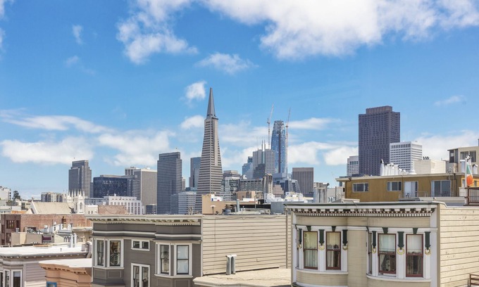 Russian Hill Apartamento | No Playa / Ruso Hill 2br + estudio / 2ba remodelado Edwardian plana