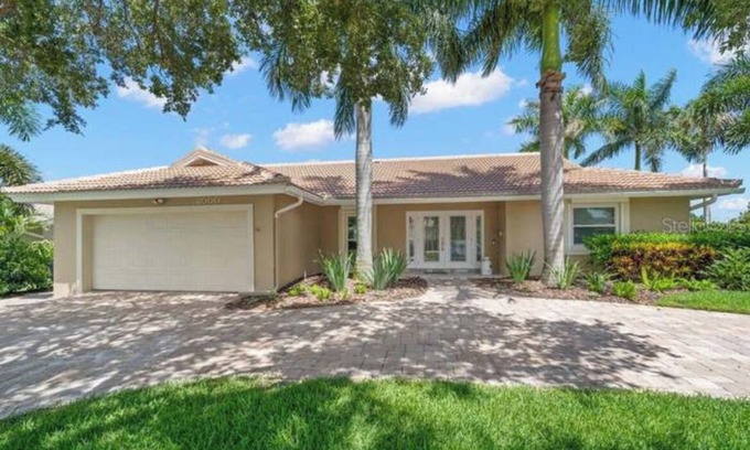 St. Petersburg - Clearwater Casa | Tranquil Canal Home Close to Downtown, Beaches & More