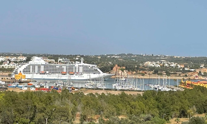 Praia da Rocha Apartamento | No More Snow, 300 m From the Beach Praia Da Rocha, King Size Bed, Fast Wi-fi