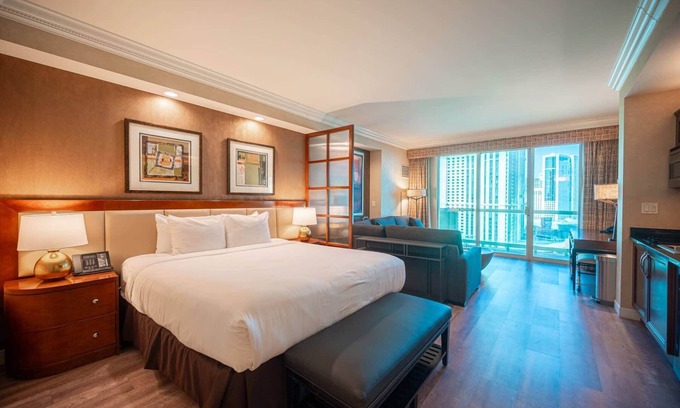 Las Vegas Condominio | Luxury StripView Suite + Balcón SIN HONORARIOS 15