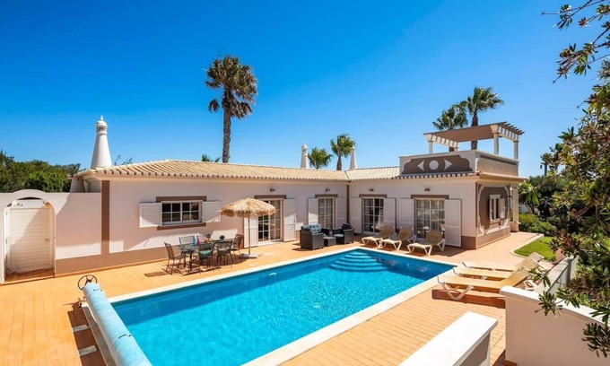 Vila do Bispo Casa | Nº48 Golfe Santo Antonio - 3 bedroom villa with pool