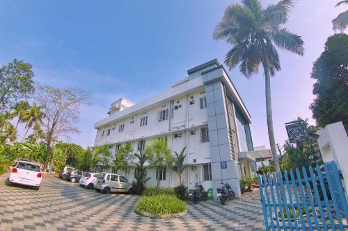 Vyttila Hotel | Noah's Ark