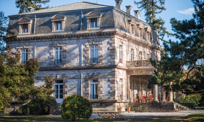 Los Corrales de Buelna Casa | Casa noble con magnífico jardín