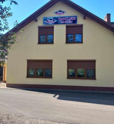 Strzyzow Casa | Noclegi Manhattan , pokoje, zakwaterowanie