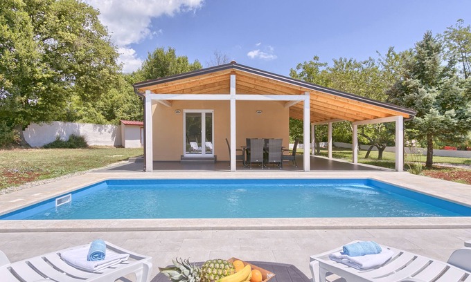 Valtura Casa | Noelene - Casa acogedora, piscina privada, barbacoa, zona tranquila, privacidad