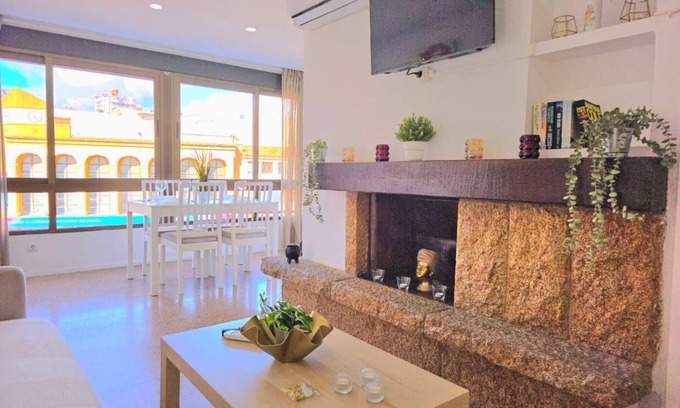 Torremolinos City Centre Apartamento | Nogalera Rainbow, 2-bedroom apartment with Pool and parking.