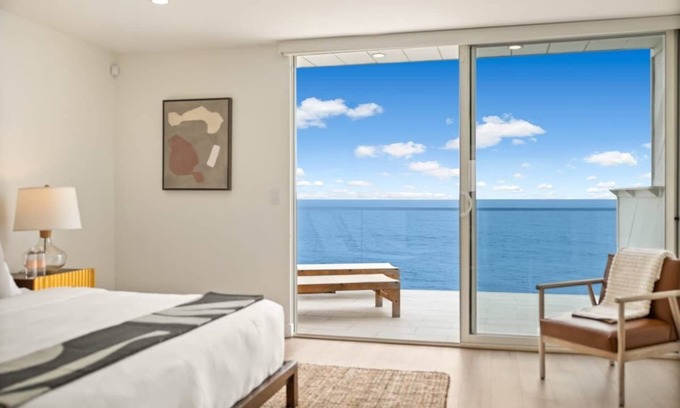 Eastern Malibu Villa | Noir Malibu Beach by Stay Awhile Villas