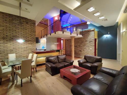 Subotica Apartamento | Noir Royale - Modern, Luxury, 3-level apartment