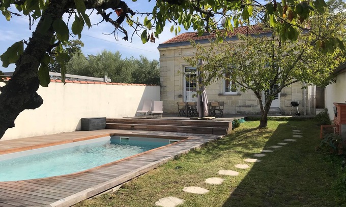 Merignac Casa | Non-adjoining renovated shop "the countryside in the city