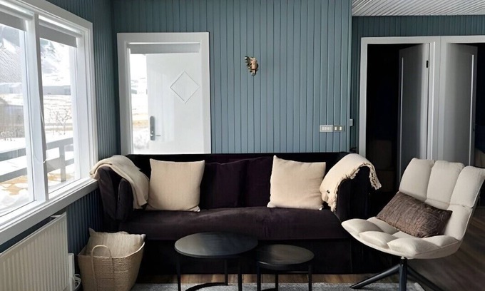Arnarstapi Cabina | Nonholl cabin, unique getaway in Iceland