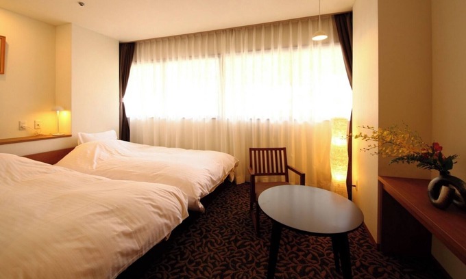 Gero Onsen Hotel | Nonsmoking room Twin bedroom View of the cit / Gero Gifu