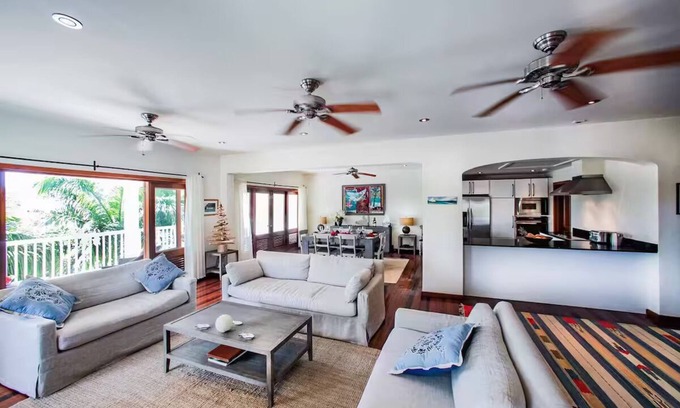 Freetown Apartamento | Nonsuch Bay 3 bedroom duplex private apartment