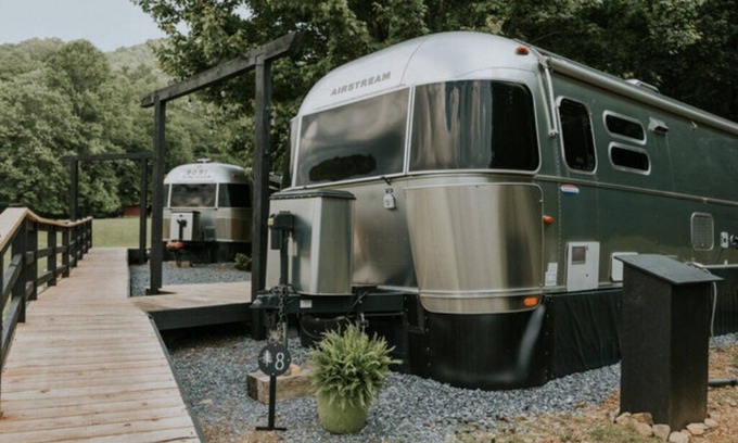 Flag Pond Casa | Norah’s Jungalow Unit 8- Not Pet Friendly - Glamping Retro