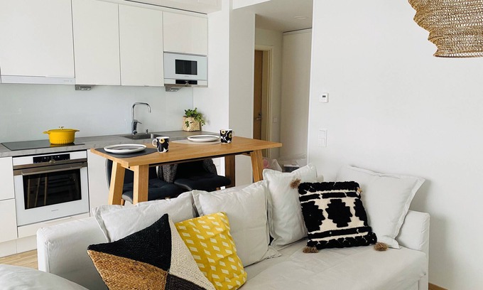 Alppiharju Cama Y Desayuno | Nordic Home Bliss of Marimekko Moments