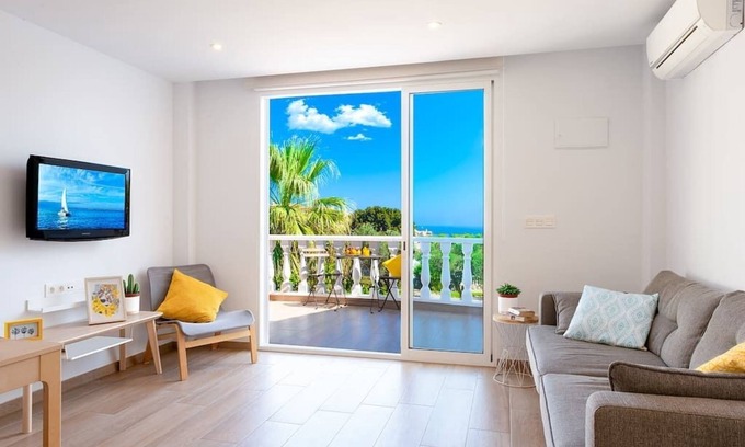 Gran Alacant Apartamento | Nordic style apartment: Terrace, sea views & pool