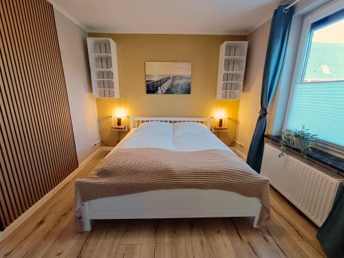 Otterndorf Casa | Nordseezimmer Koje - WLAN, Parkplatz, eigenes Bad, Fahrradschuppen, Rollladen