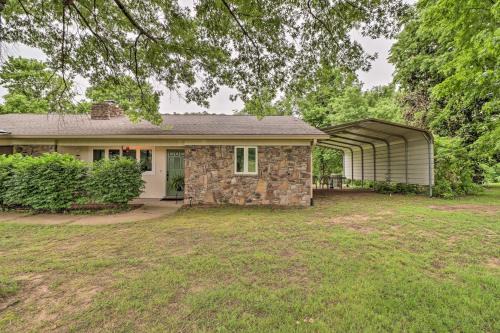 Norfork Casa | Norfork Getaway Walk in White River Access!