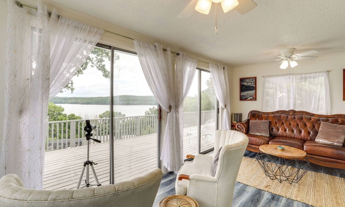 Henderson Casa | Norfork Lake Views: Home w/ Deck in Henderson