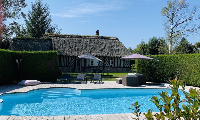 Le Torpt Casa | Cabaña con techo de paja Norman y su casa de huéspedes, para 6/7 personas con piscina climatizada