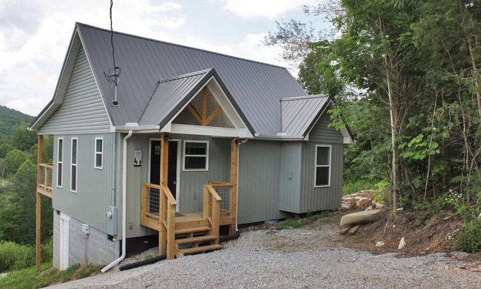 Caryville Casa | NORRIS LAKE FRONT RENTALS: LITTLE PERK LAKEHOUSE ON NORRIS LAKE w/PRIVATE DOCK