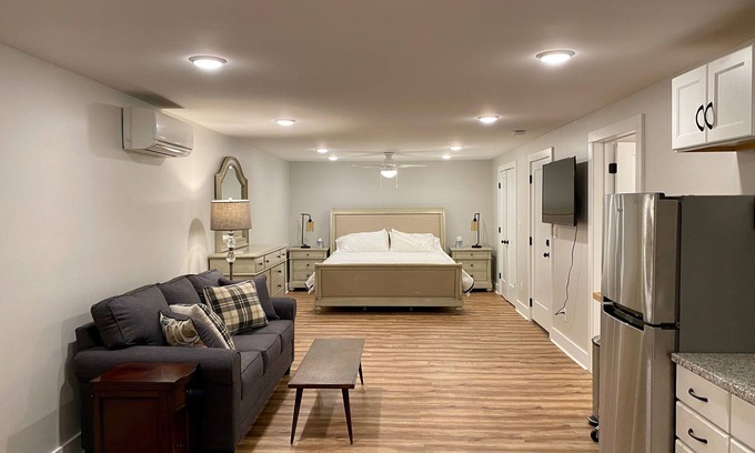 North Downtown Apartamento | North Downtown Studio (UVA, Martha Jeff, SNL / S y P)