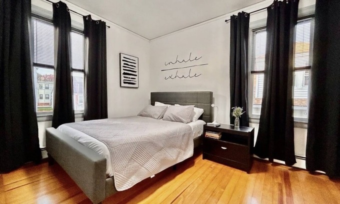 Providence Apartamento | North End Cityscape, 2 bed, 1 bath, conveniently located