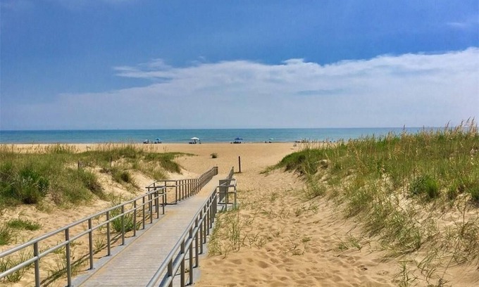 Northeast Virginia Beach Condominio | North End Condo - monthly rental