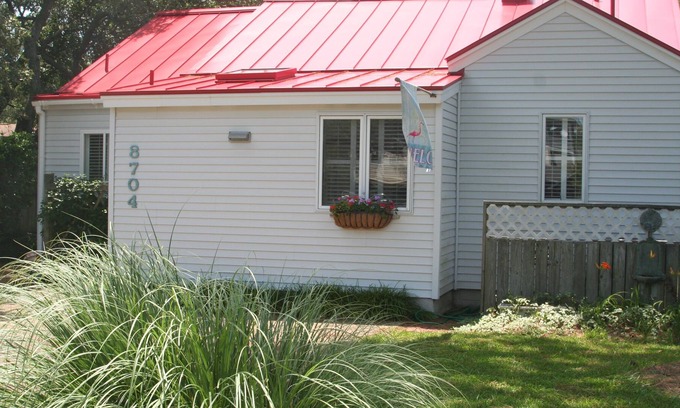 Northeast Virginia Beach Cabaña | ¡EXTREMO NORTE! Flamingo Cottage - 1 cuadra de la playa, ropa de cama, excelentes críticas!