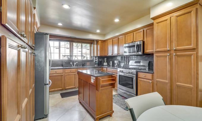 North Hills West Casa | North Hills Home w/ Outdoor Entertaining Space