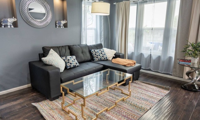NoHo Arts District Casa | NORTH HOLLYWOOD DELIGHT: MODERN 2 BEDROOM TOWNHOME w/ PRIVATE FENCED PATIO p20