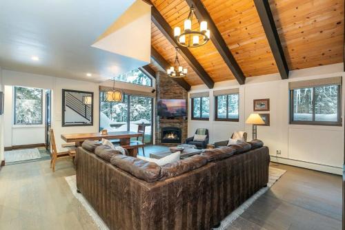 Tahoe City Casa | North Lake Tahoe Cabin and Hot Tub