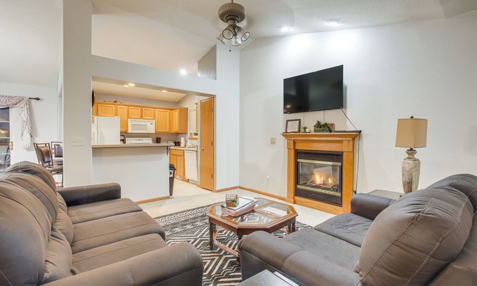 North Liberty Casa | North Liberty Home ~ 11 Mi to University of Iowa!