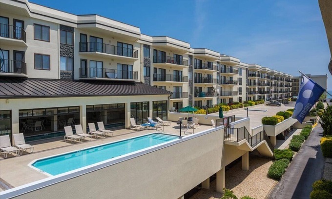 Caine Woods Condominio | North OC Oceanblock Condo 1bed/2 BA 141st