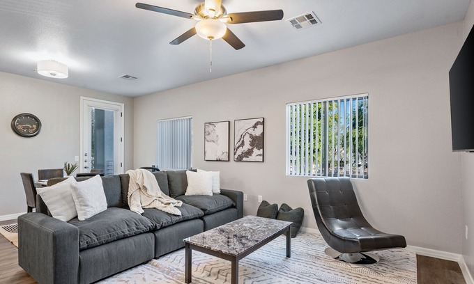 Deer Valley Apartamento | North Phoenix - 2 Bedroom 2 Bath w/ Pool and Gym
