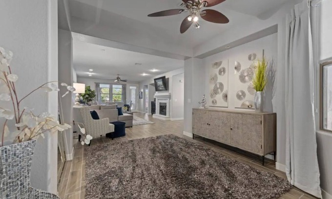 Kierland Condominio | North Scottsdale-Luxurious, newly-renovated condo, great location in Kierland