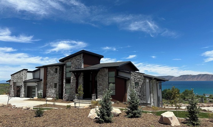 Garden City Cabina | North Star Retreat Sleeps 34
