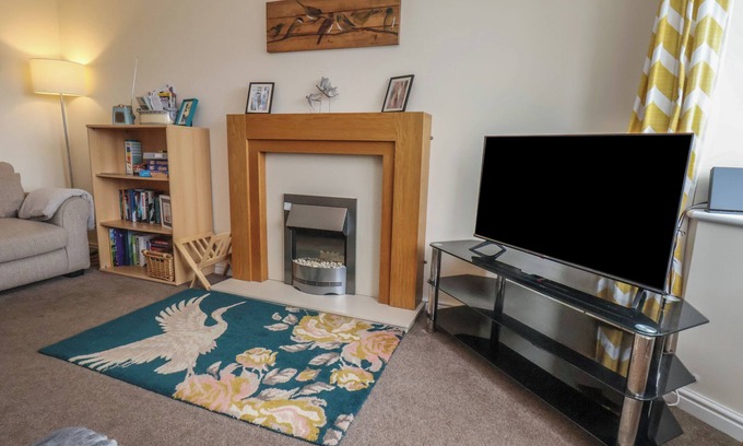 Loftus Casa | NORTH TERRACE, pet friendly, character holiday cottage in Loftus