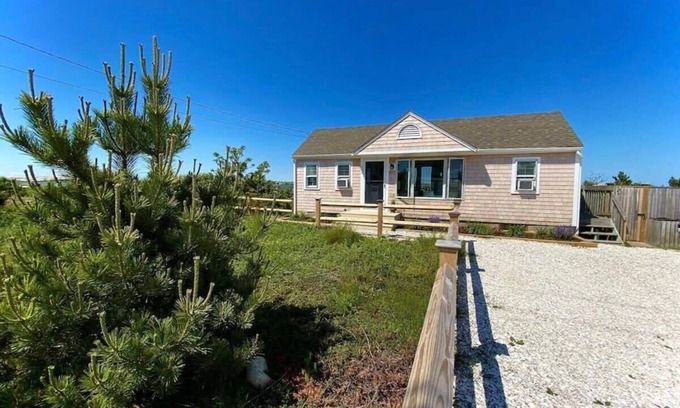 North Truro Casa | North Truro Pet-friendly home, near Secluded Beach