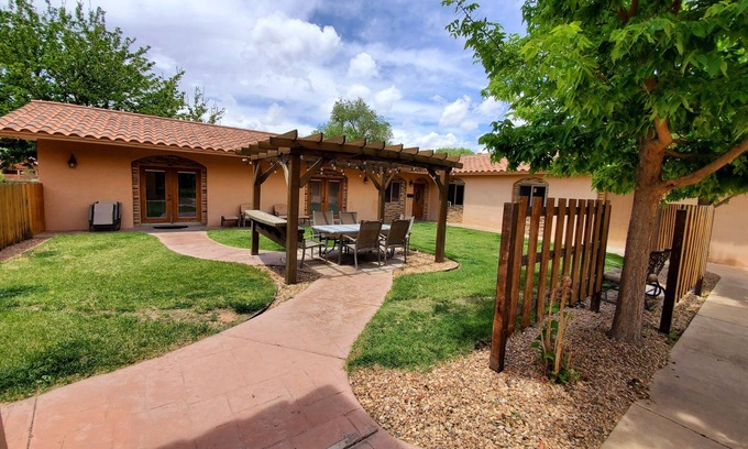 Alamedan Valley Casa | North Valley Estate Guest House - 1800 pies cuadrados pie