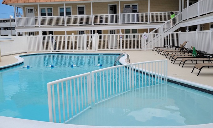 Cape May - Wildwood Condominio | North Wildwood Beach Block 1 bdrm condo with Pool.
