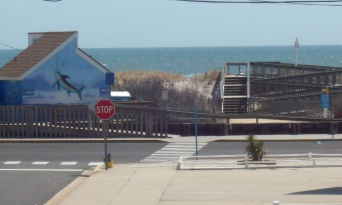 North Wildwood Condominio | North Wildwood Condo, pasos a la playa y piscina, $ 410. 00 a $ 965. 00 semanales.
