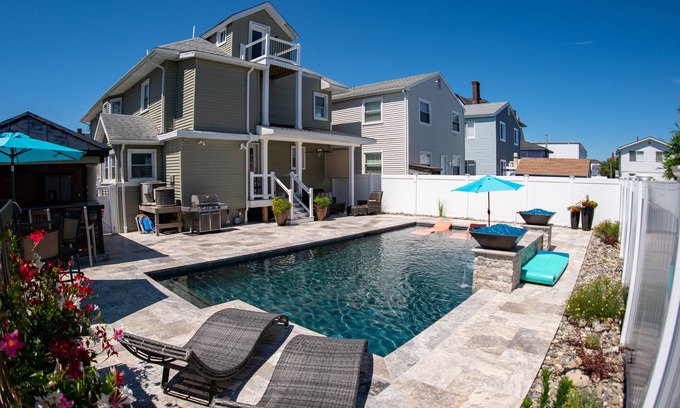 Cape May - Wildwood Casa | North Wildwood SEA UNICORN 6B, private backyard oasis YOU'LL NEVER WANT TO LEAVE
