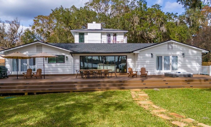 Southside Casa | Northeast Florida Retreat