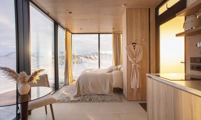 Rangarþing ytra Cabina | Northern lights galore! AURA Retreat Iceland - LOGN Cabin w hot tub & sauna.