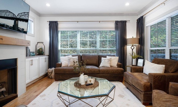 North Chattanooga Casa | Northshore Coolidge Retreat - Spacious New Build!